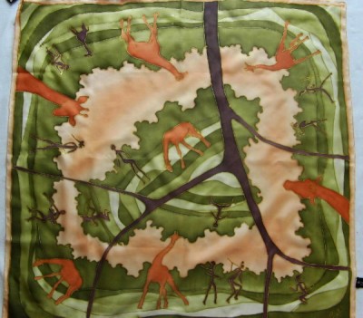 Hedvábný ručně malovaný šátek -  ŽIRAFA