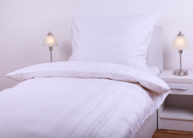 Pontus hotelové ložní povlečení ATG bavlna střídavý úzký satenový proužek, 140x200 / 70x90